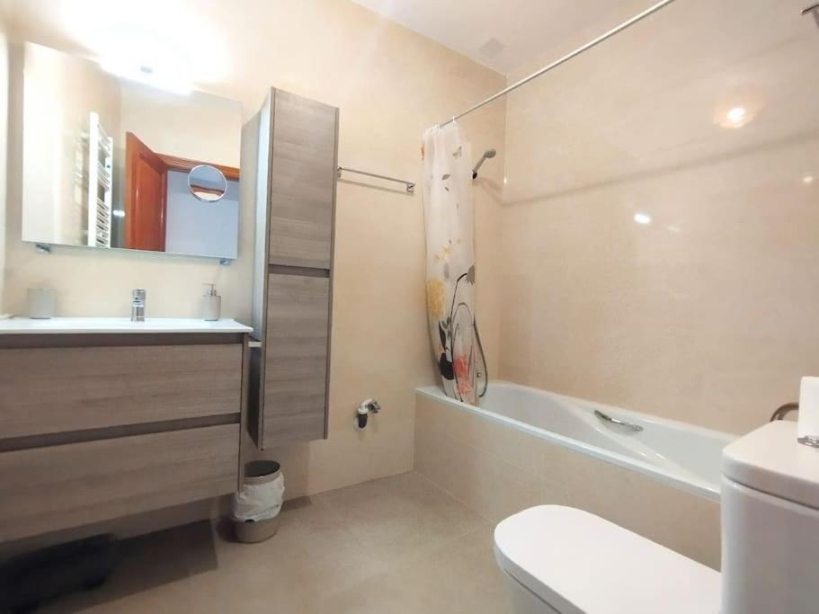 Beautiful 2 Bedroom In Calle Carabeo, Nerja Bagian luar foto