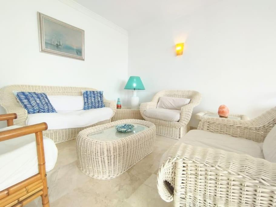 Beautiful 2 Bedroom In Calle Carabeo, Nerja Bagian luar foto