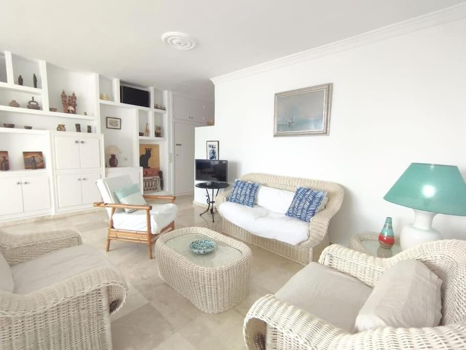 Beautiful 2 Bedroom In Calle Carabeo, Nerja Bagian luar foto